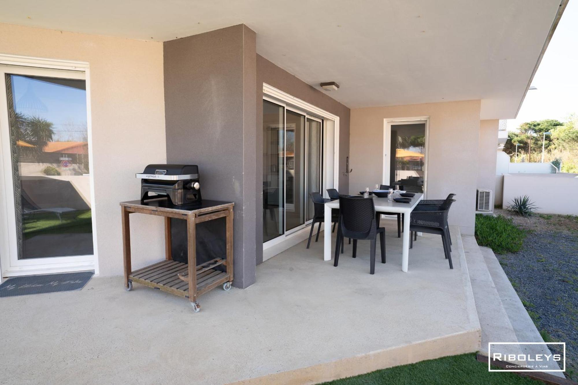 Grand T3 Neuf Climatise Avec Wifi A 100M De La Plage Vias Exterior photo